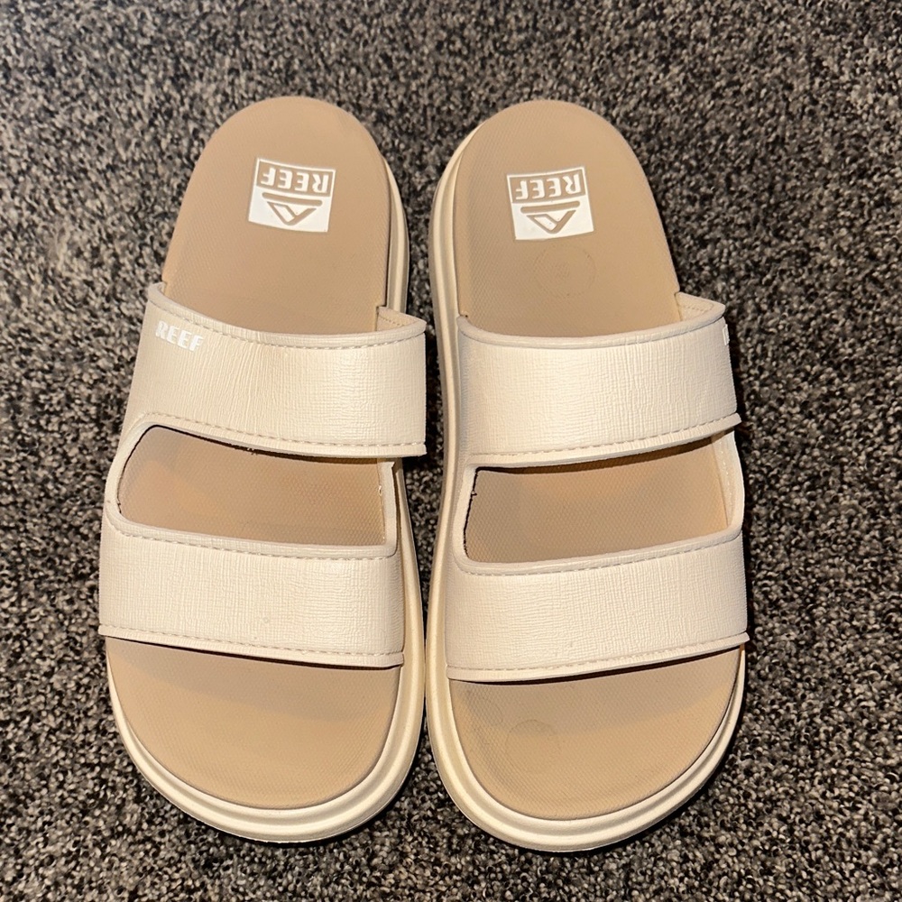 Reef Tan and Cream Slide Sandals